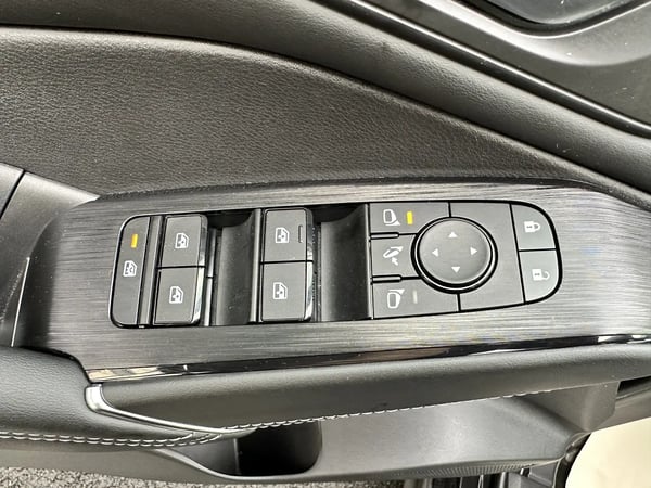 Photo de la voiture NISSAN QASHQAI Qashqai 1.3 Mild Hybrid 158ch N-Connecta Xtronic