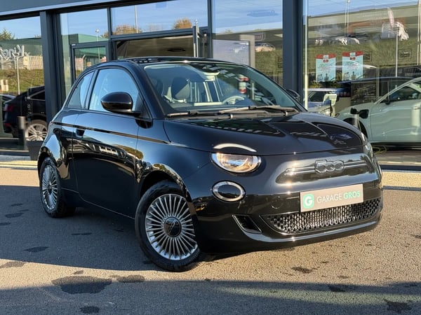 Photo de présentation de la voiture FIAT 500e BERLINE 500 e 118ch MY24 NOIR