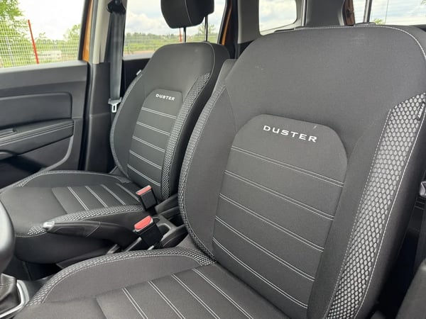 Photo de la voiture DACIA DUSTER Blue dCi 115 4x4 Prestige