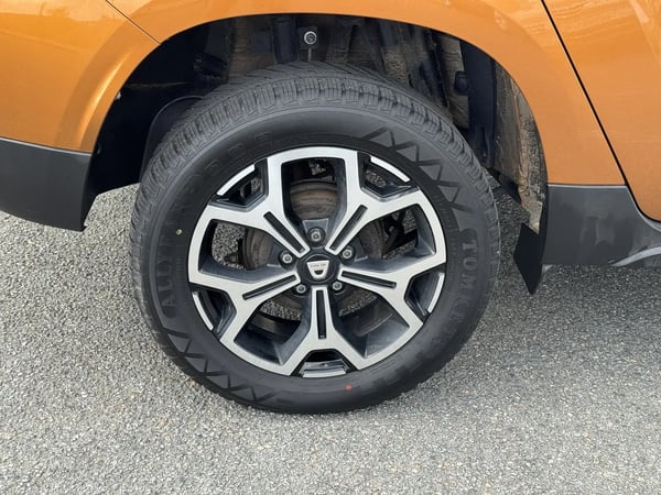 Photo de la voiture DACIA DUSTER Blue dCi 115 4x4 Prestige