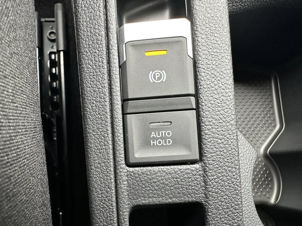 Photo de la voiture VOLKSWAGEN T-ROC 1.5 TSI EVO2 150 Start/Stop DSG7 R-Line