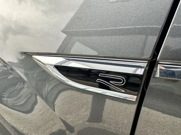 Photo de la voiture VOLKSWAGEN T-ROC 1.5 TSI EVO2 150 Start/Stop DSG7 R-Line