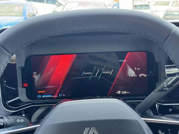 Photo de la voiture RENAULT RENAULT 5 E-TECH ELECTRIQUE 150 ch autonomie confort Techno