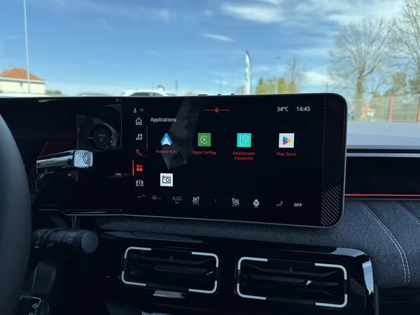 Photo de la voiture RENAULT RENAULT 5 E-TECH ELECTRIQUE 150 ch autonomie confort Techno
