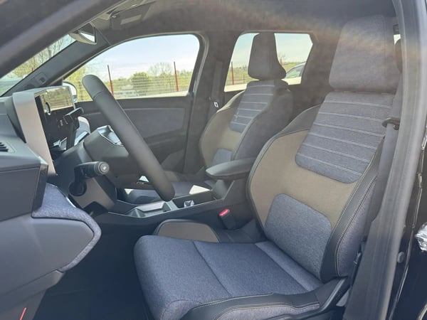 Photo de la voiture RENAULT RENAULT 5 E-TECH ELECTRIQUE 150 ch autonomie confort Techno