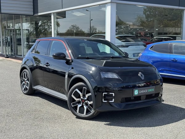 Photo de la voiture RENAULT RENAULT 5 E-TECH ELECTRIQUE 150 ch autonomie confort Techno