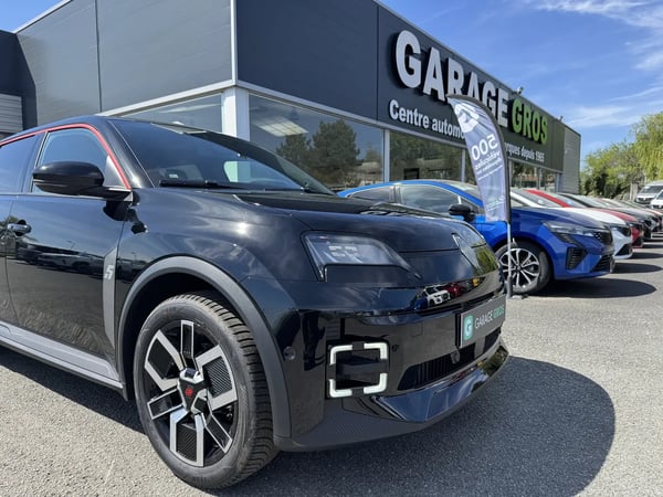 Photo de la voiture RENAULT RENAULT 5 E-TECH ELECTRIQUE 150 ch autonomie confort Techno