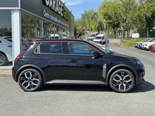 Photo de la voiture RENAULT RENAULT 5 E-TECH ELECTRIQUE 150 ch autonomie confort Techno