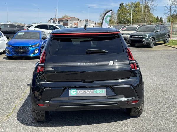 Photo de la voiture RENAULT RENAULT 5 E-TECH ELECTRIQUE 150 ch autonomie confort Techno