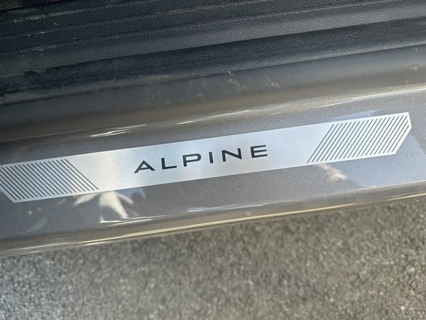 Photo de la voiture RENAULT SYMBIOZ E-Tech full hybrid 145 Esprit Alpine