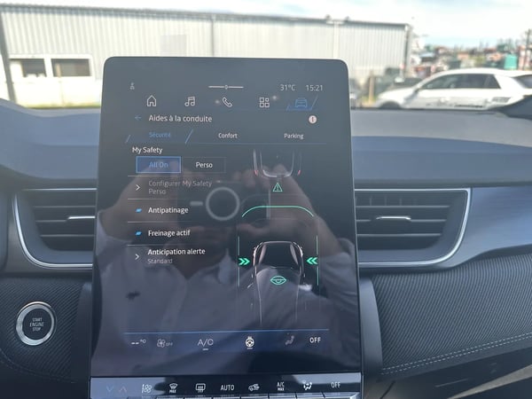 Photo de la voiture RENAULT SYMBIOZ E-Tech full hybrid 145 Esprit Alpine