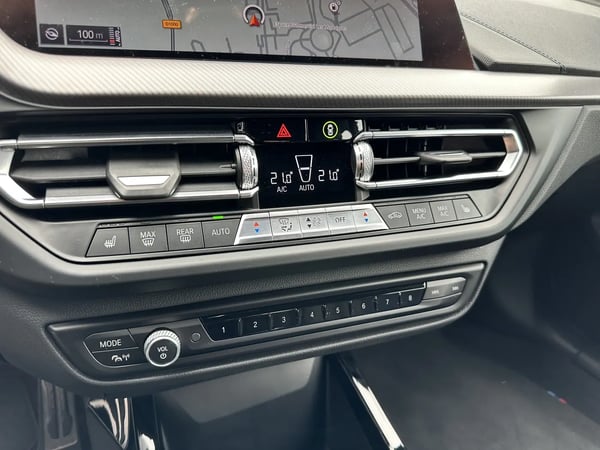 Photo de la voiture BMW SERIE 1 F40 118d 150 ch BVA8 M Sport