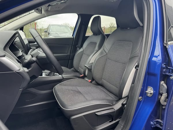 Photo de la voiture RENAULT CAPTUR TCe 90 Techno