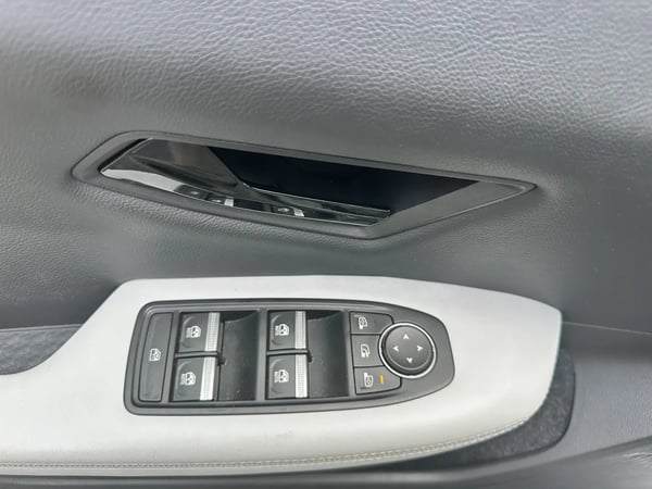 Photo de la voiture RENAULT SCENIC E-TECH 100% ELECTRIQUE electrique 220 ch grande autonomie Techno Iconic
