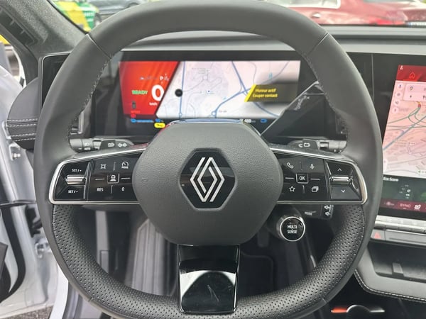 Photo de la voiture RENAULT SCENIC E-TECH 100% ELECTRIQUE electrique 220 ch grande autonomie Techno Iconic