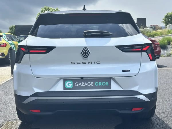 Photo de la voiture RENAULT SCENIC E-TECH 100% ELECTRIQUE electrique 220 ch grande autonomie Techno Iconic