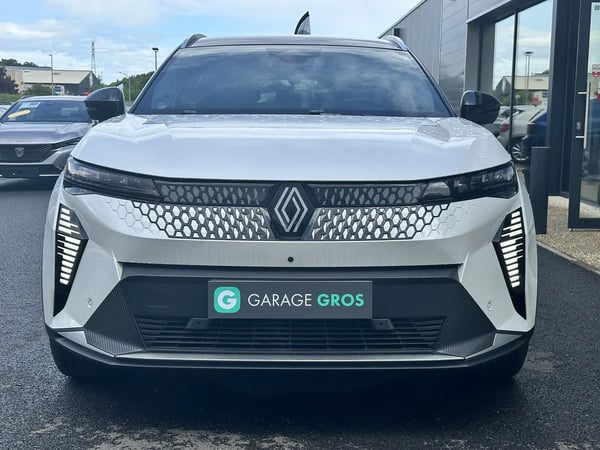 Photo de la voiture RENAULT SCENIC E-TECH 100% ELECTRIQUE electrique 220 ch grande autonomie Techno Iconic