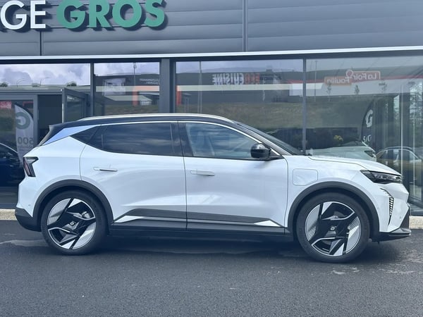Photo de la voiture RENAULT SCENIC E-TECH 100% ELECTRIQUE electrique 220 ch grande autonomie Techno Iconic