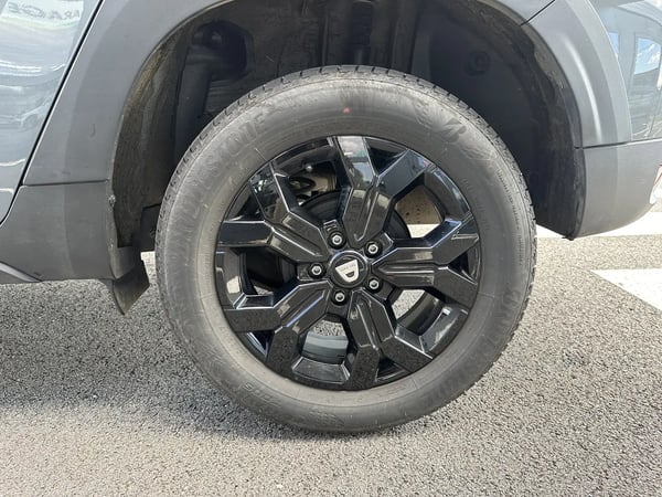 Photo de la voiture DACIA DUSTER ECO-G 100 4x2 SL Extreme