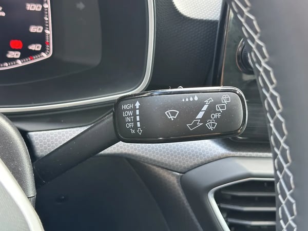 Photo de la voiture SEAT LEON 1.0 TSI 110 BVM6 Style