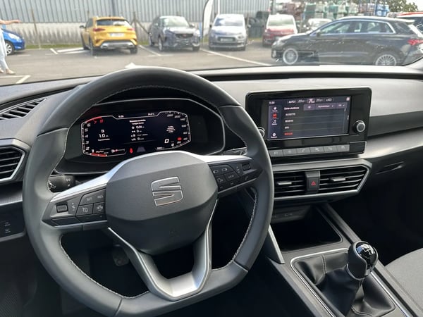 Photo de la voiture SEAT LEON 1.0 TSI 110 BVM6 Style