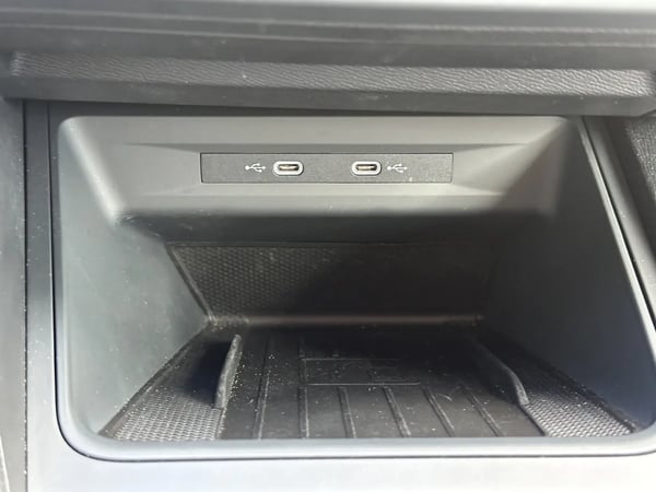 Photo de la voiture SEAT LEON 1.0 TSI 110 BVM6 Style
