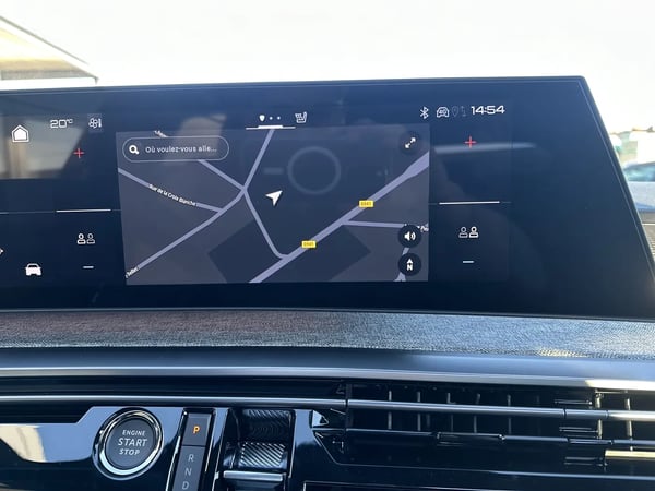 Photo de la voiture PEUGEOT 5008 Hybrid 136 e-DCS6 GT