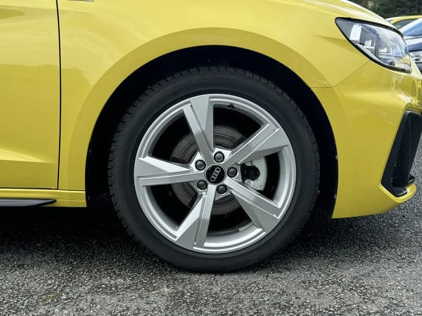 Photo de la voiture AUDI A1 SPORTBACK 30 TFSI 110 ch BVM6 S Line