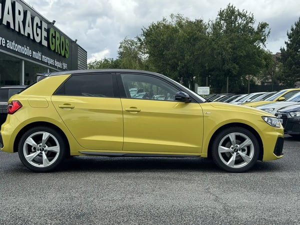 Photo de la voiture AUDI A1 SPORTBACK 30 TFSI 110 ch BVM6 S Line