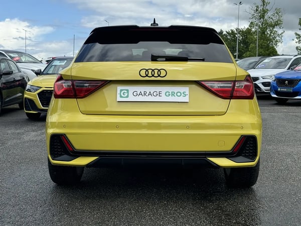 Photo de la voiture AUDI A1 SPORTBACK 30 TFSI 110 ch BVM6 S Line