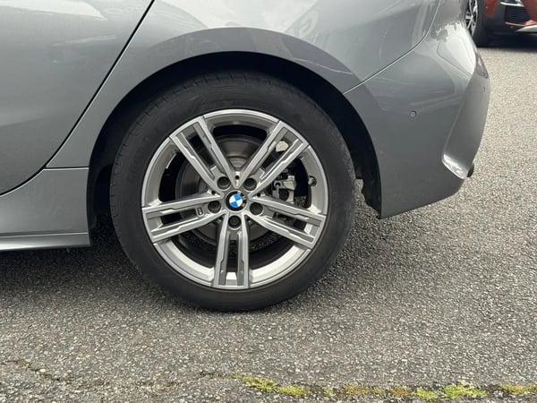 Photo de la voiture BMW SERIE 1 F40 118d 150 ch BVA8 M Sport