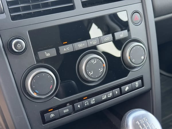 Photo de la voiture LAND ROVER DISCOVERY SPORT Mark II TD4 150ch Pure