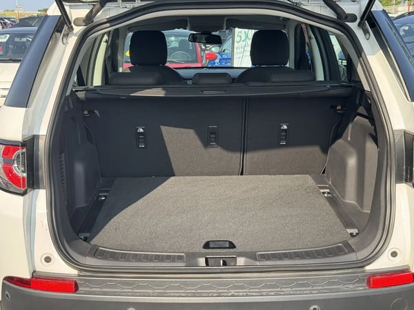 Photo de la voiture LAND ROVER DISCOVERY SPORT Mark II TD4 150ch Pure