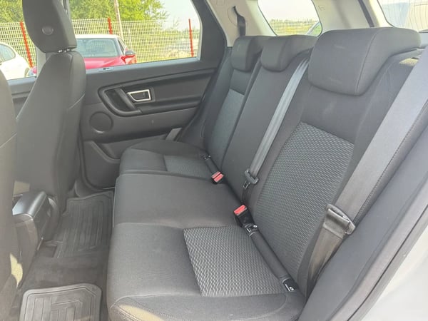 Photo de la voiture LAND ROVER DISCOVERY SPORT Mark II TD4 150ch Pure