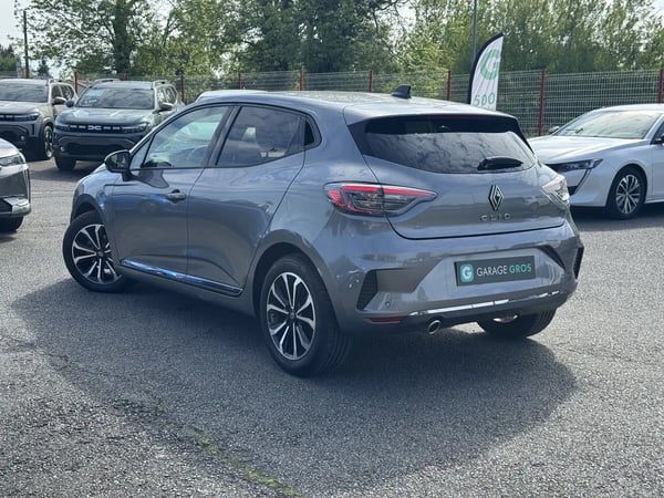 Photo de la voiture RENAULT CLIO V TCe 90 Techno