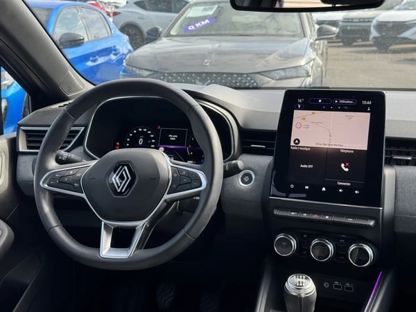 Photo de la voiture RENAULT CLIO V TCe 90 Techno