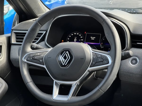 Photo de la voiture RENAULT CLIO V TCe 90 Techno