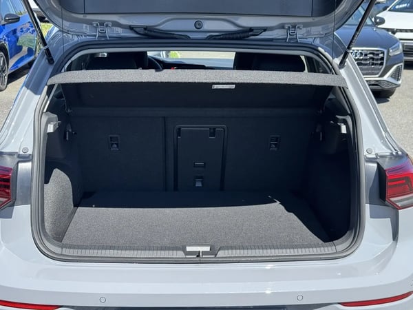 Photo de la voiture VOLKSWAGEN GOLF 1.5 eTSI OPF 150 Active