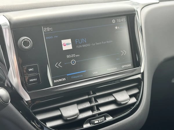 Photo de la voiture PEUGEOT 208 1.6 BlueHDi 75ch BVM5 Active