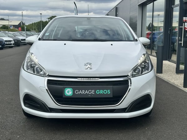 Photo de la voiture PEUGEOT 208 1.6 BlueHDi 75ch BVM5 Active