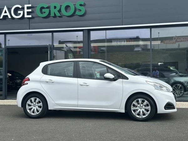 Photo de la voiture PEUGEOT 208 1.6 BlueHDi 75ch BVM5 Active