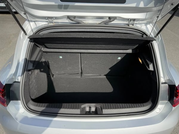 Photo de la voiture RENAULT CLIO V TCe 90 Techno