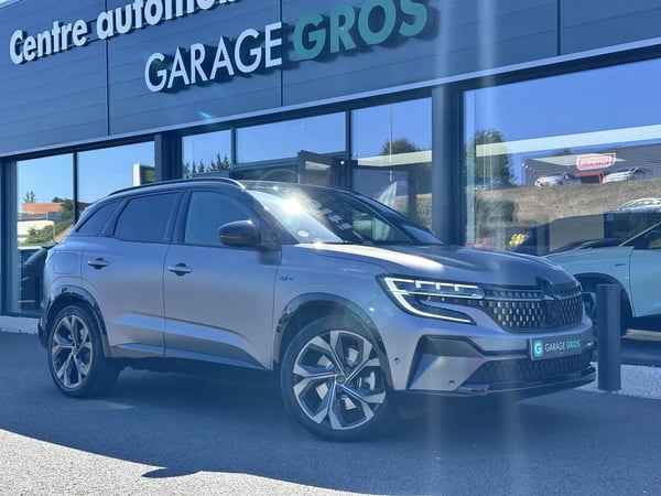 Photo de la voiture RENAULT AUSTRAL E-Tech hybrid 200 Iconic esprit Alpine