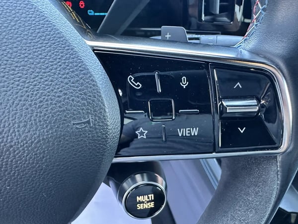 Photo de la voiture RENAULT AUSTRAL E-Tech hybrid 200 Iconic esprit Alpine