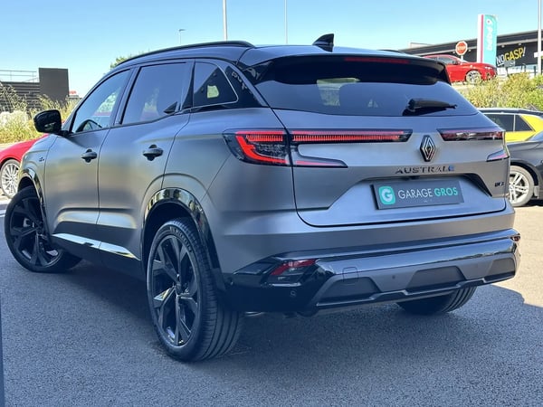 Photo de la voiture RENAULT AUSTRAL E-Tech hybrid 200 Iconic esprit Alpine