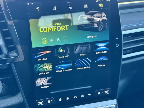 Photo de la voiture RENAULT AUSTRAL E-Tech hybrid 200 Iconic esprit Alpine