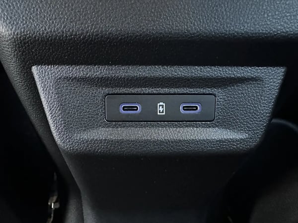 Photo de la voiture RENAULT AUSTRAL E-Tech hybrid 200 Iconic esprit Alpine