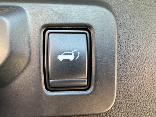 Photo de la voiture RENAULT AUSTRAL E-Tech hybrid 200 Iconic esprit Alpine