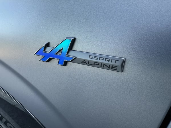 Photo de la voiture RENAULT AUSTRAL E-Tech hybrid 200 Iconic esprit Alpine