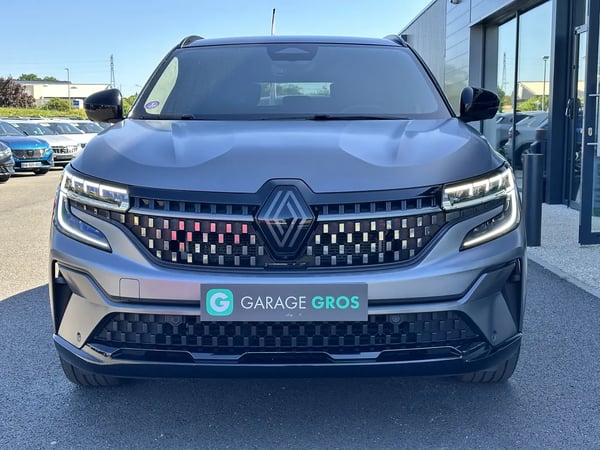 Photo de la voiture RENAULT AUSTRAL E-Tech hybrid 200 Iconic esprit Alpine